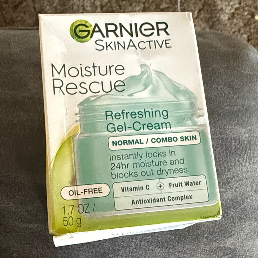 Garnier SkinActive Moisture Rescue Gel-Cream - Light Green